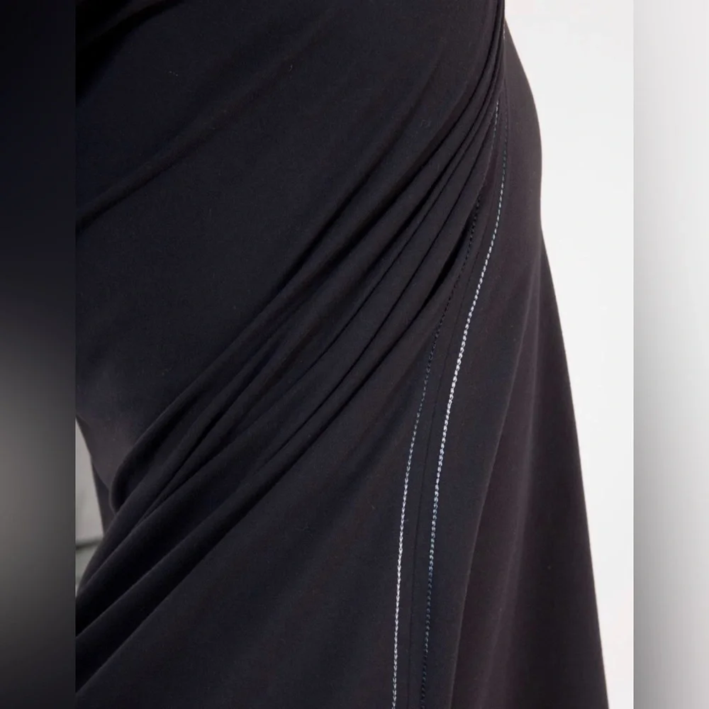 *Sold* Lululemon Rehearsal Long Sleeve - Picture 4 of 6